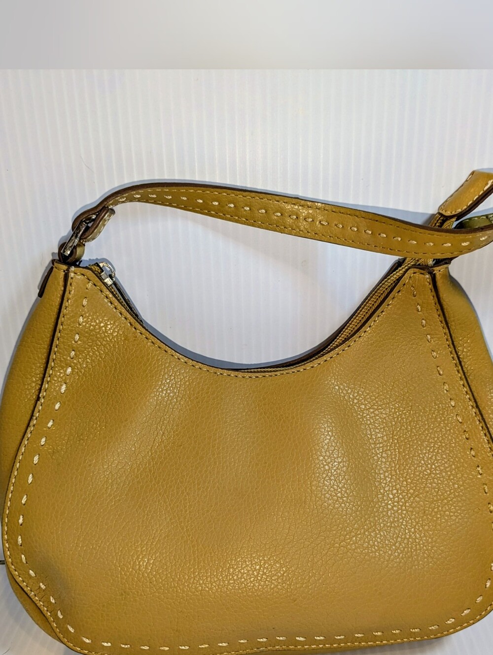 Tommy Hilfiger Mustard Yellow Pebbled Faux Leather Mini Shoulder Bag Y2K - Picture 1 of 12